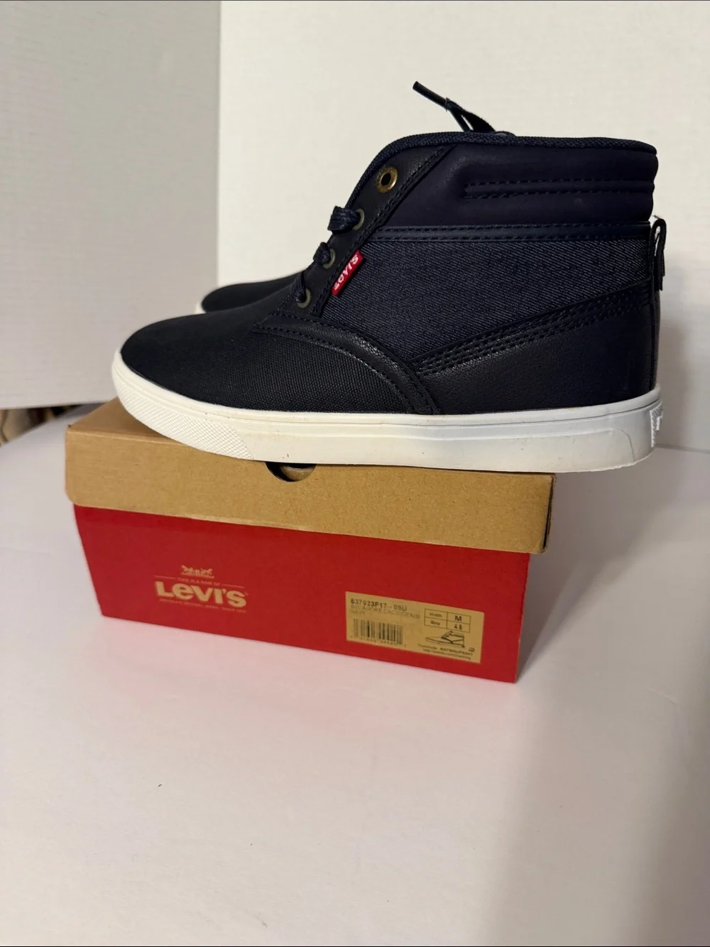 Levi's Men's Black Chukka Boots with White Sole